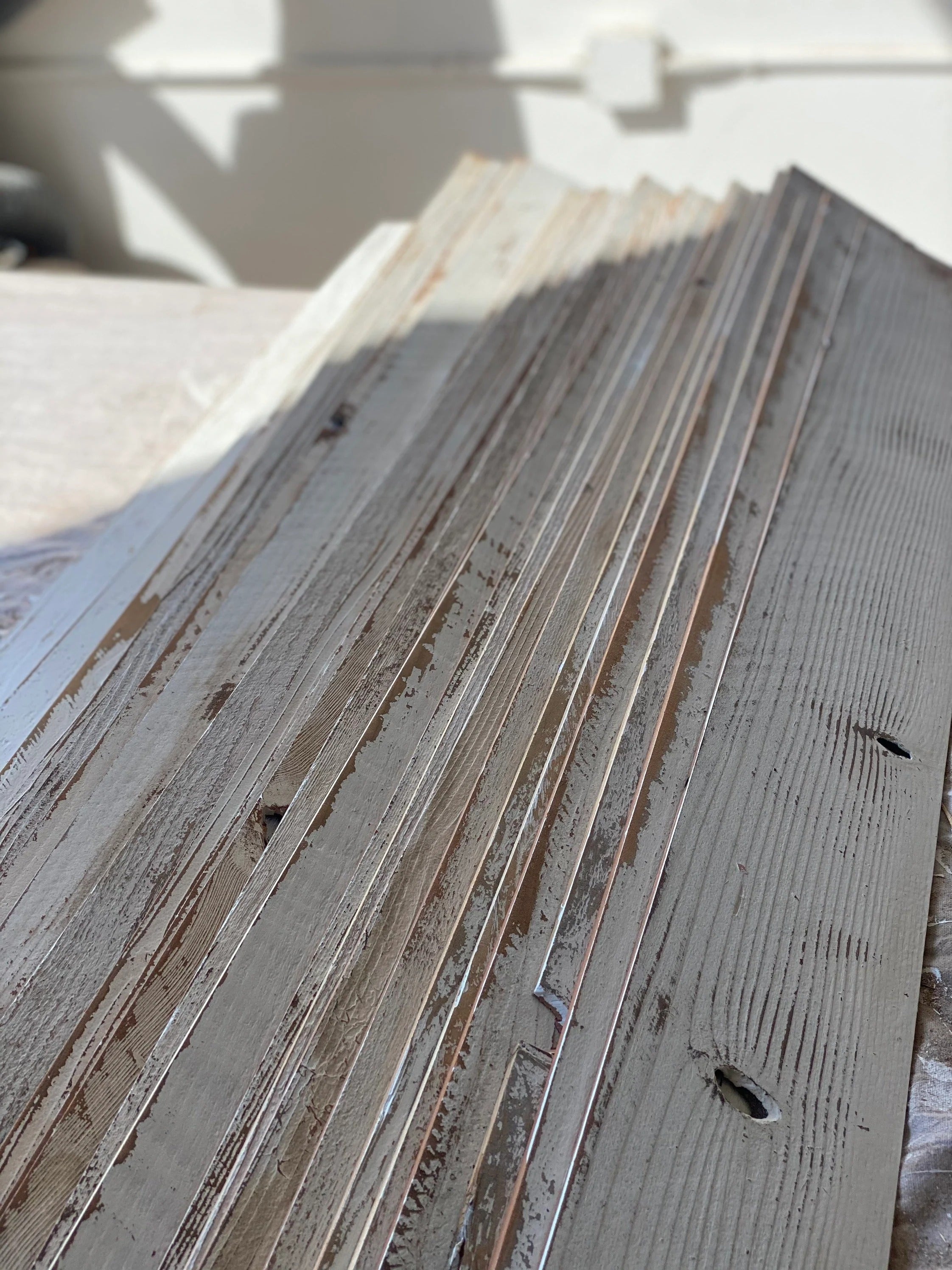 Reclaimed drevo – obkladové stenové panely s efektom White Wash (bal. 2,23 m²)