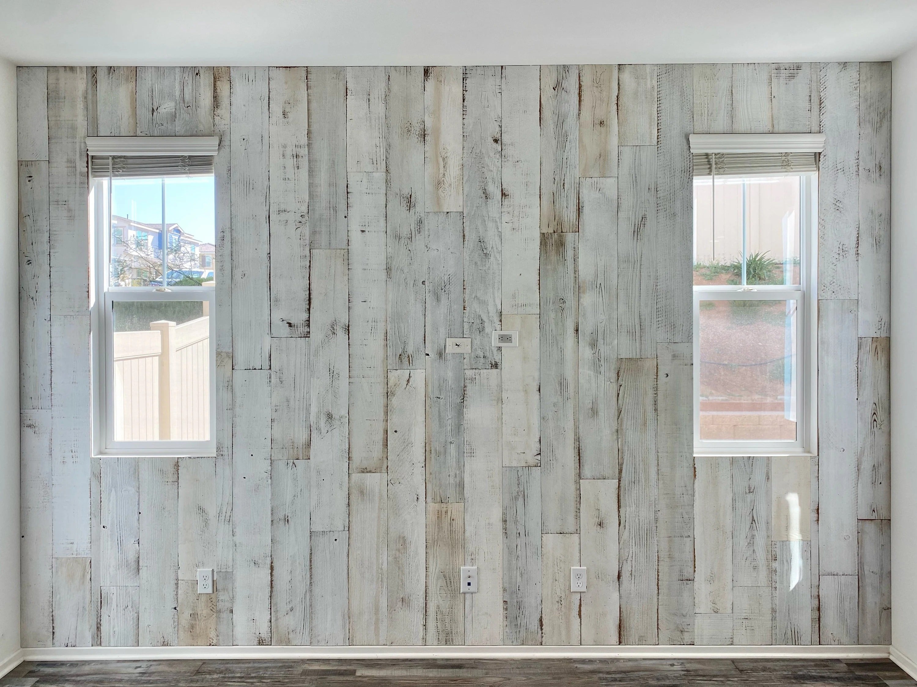 Reclaimed drevo – obkladové stenové panely s efektom White Wash (bal. 2,23 m²)